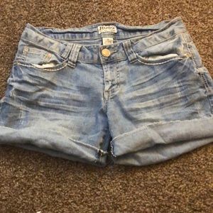 Light Jean shorts
